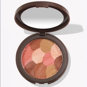 Host Pick!🌞Tarte Park Ave Bronzer🌞